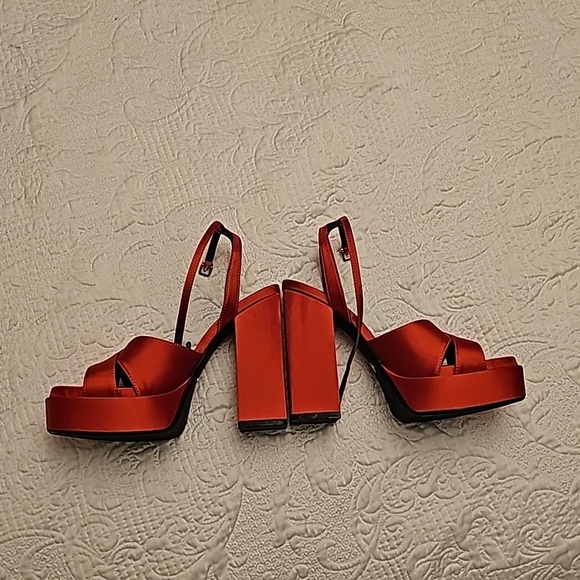 New platform sandals - Picture 3 of 6
